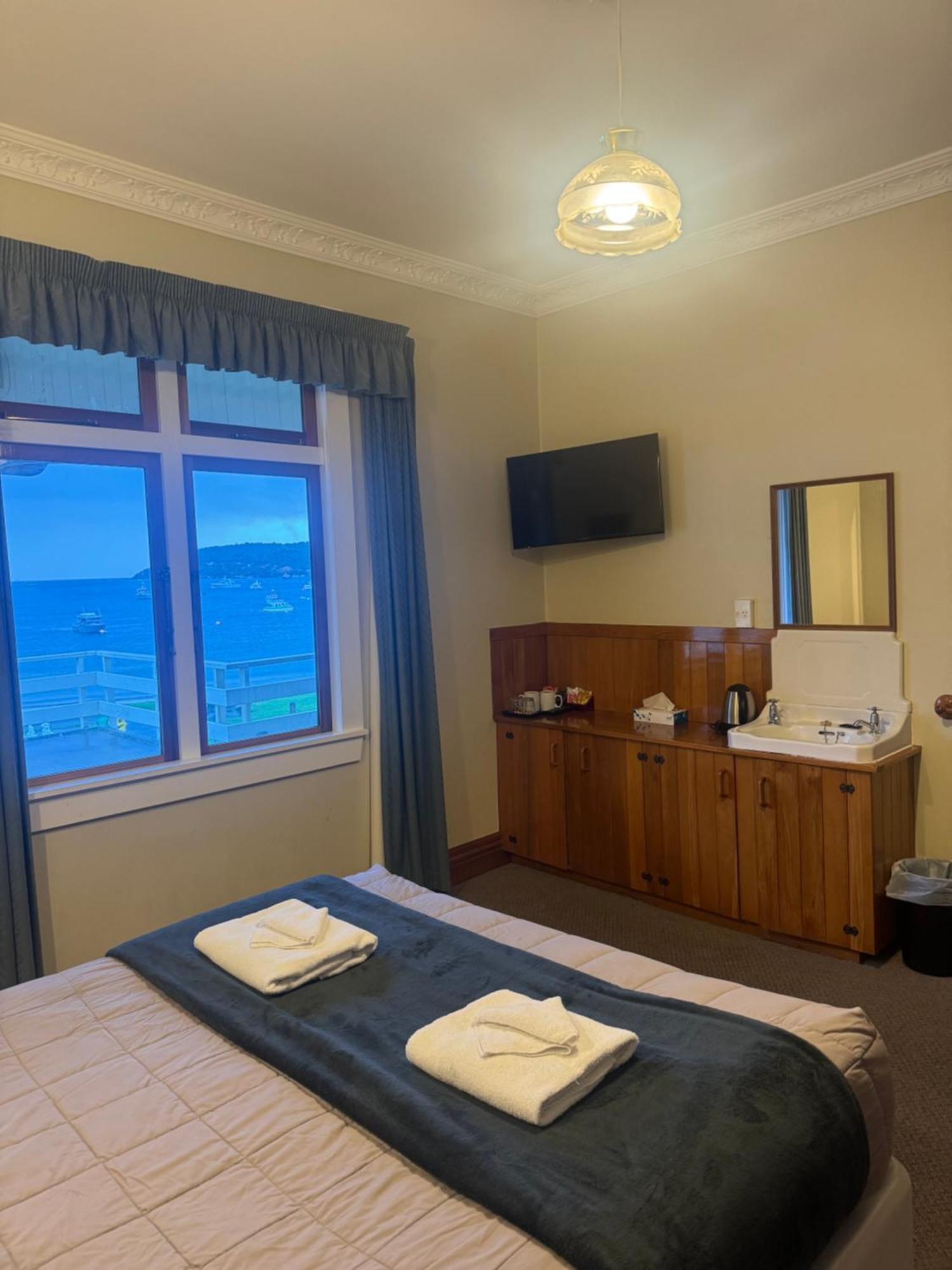 South Sea Hotel - Stewart Island 하프문베이 외부 사진